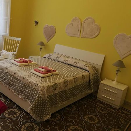 Appartamento Cuore Al Centro Di Таранто Екстер'єр фото