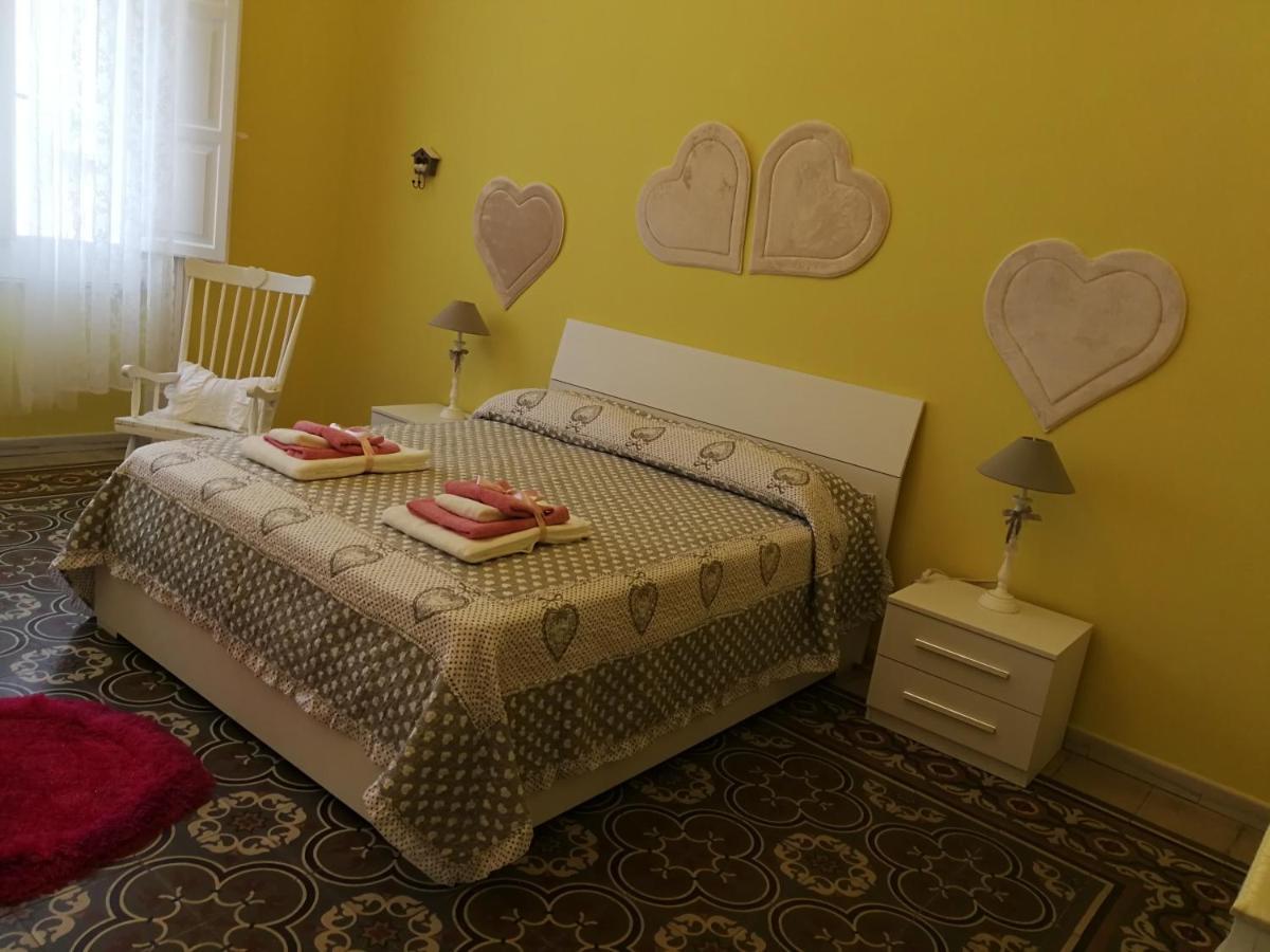 Appartamento Cuore Al Centro Di Таранто Екстер'єр фото